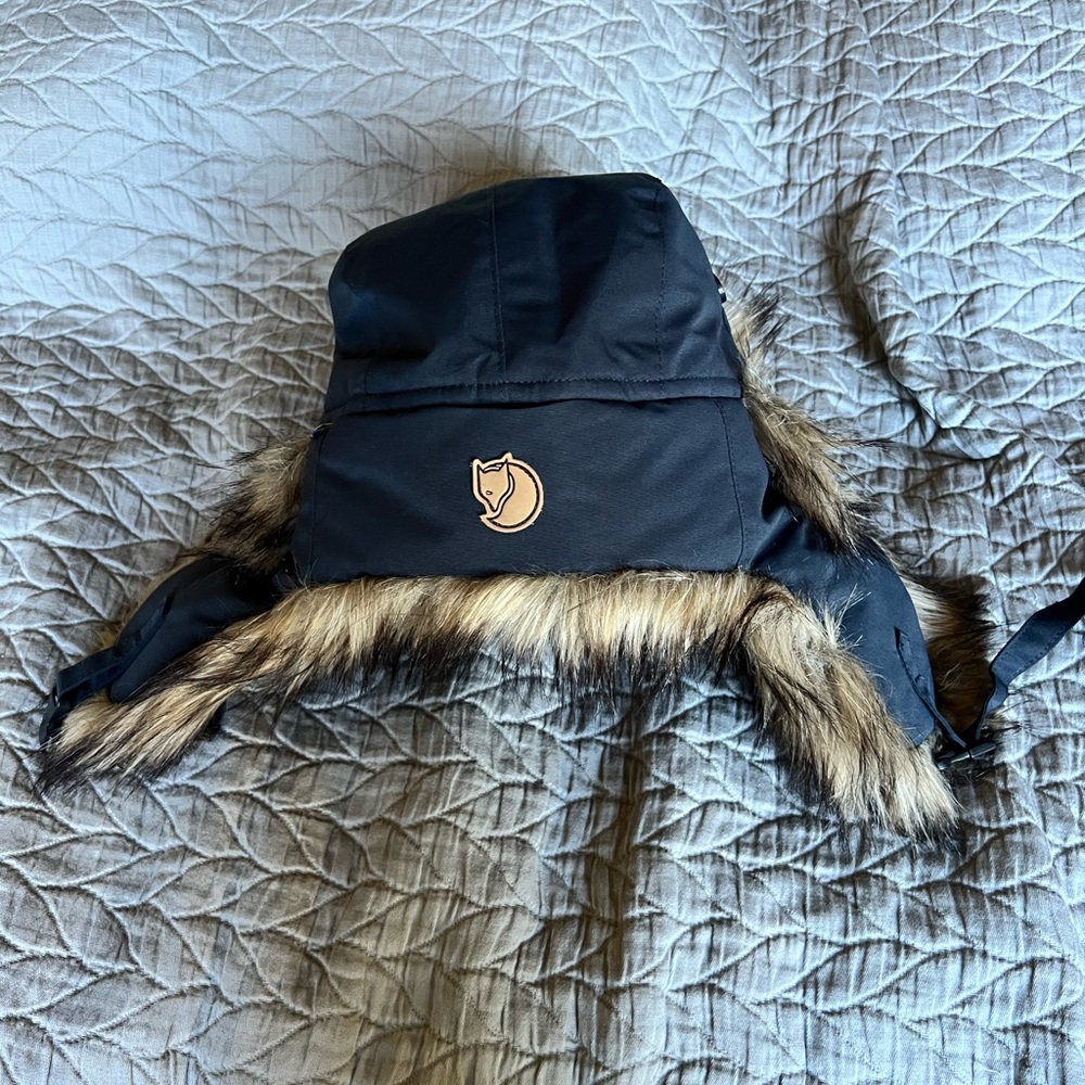 Black Fjällräven Black Fur-Lined Hat - unisex